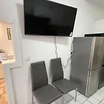 Monteurwohnung Mit Balkon In 아파트 *