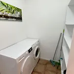 Monteurwohnung Mit Balkon In 아파트