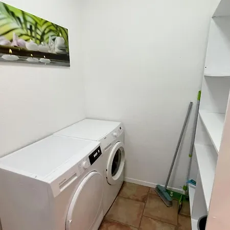 Monteurwohnung Mit Balkon In Lägenhet